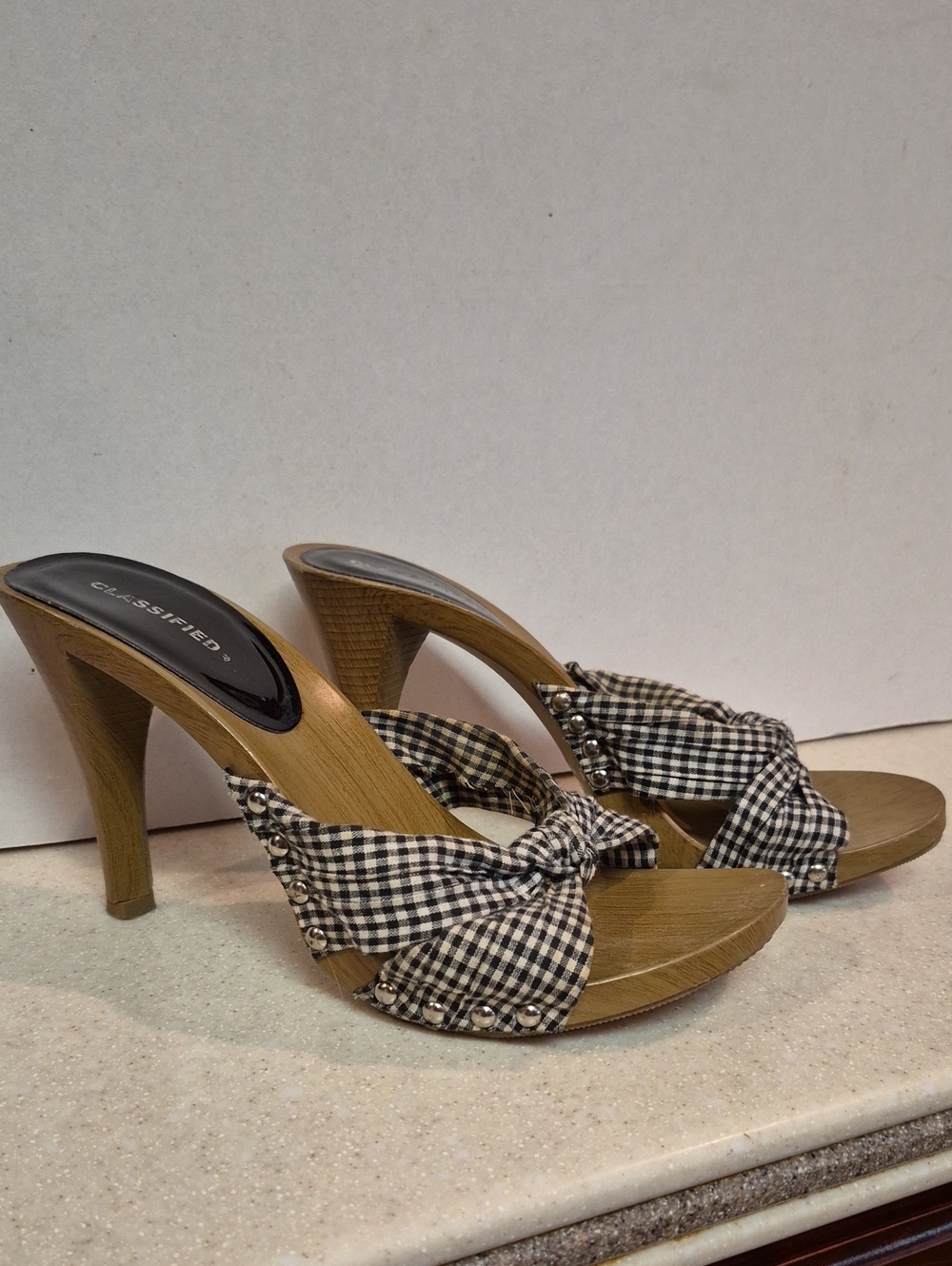 Classified Black & White Gingham Knot Mule Heels with Stud Detail Size 8